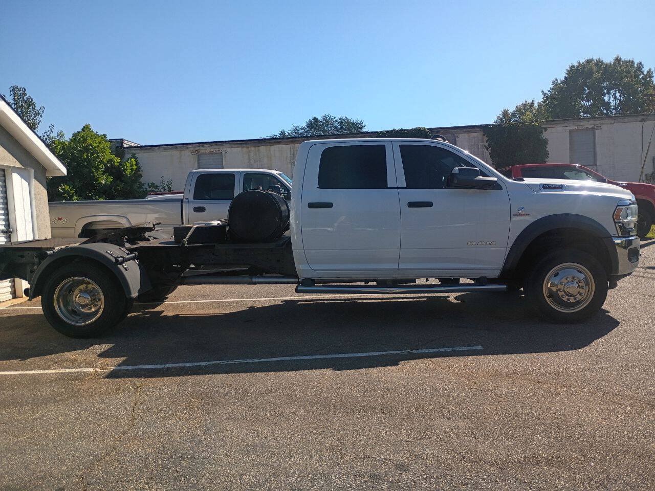 Used 2020 RAM 5500 Tradesman w/ Chrome Appearance Group AWD/4WD image 6