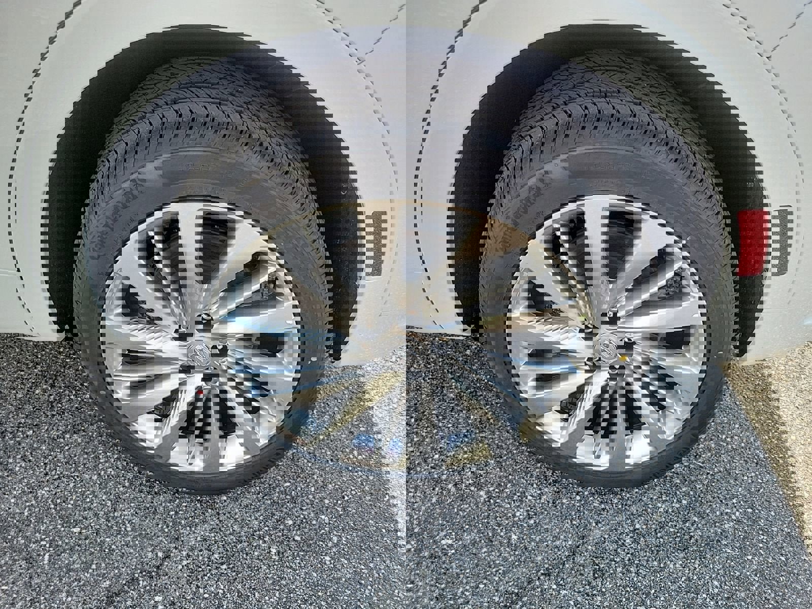 New 2026 Buick Envision Avenir image 8