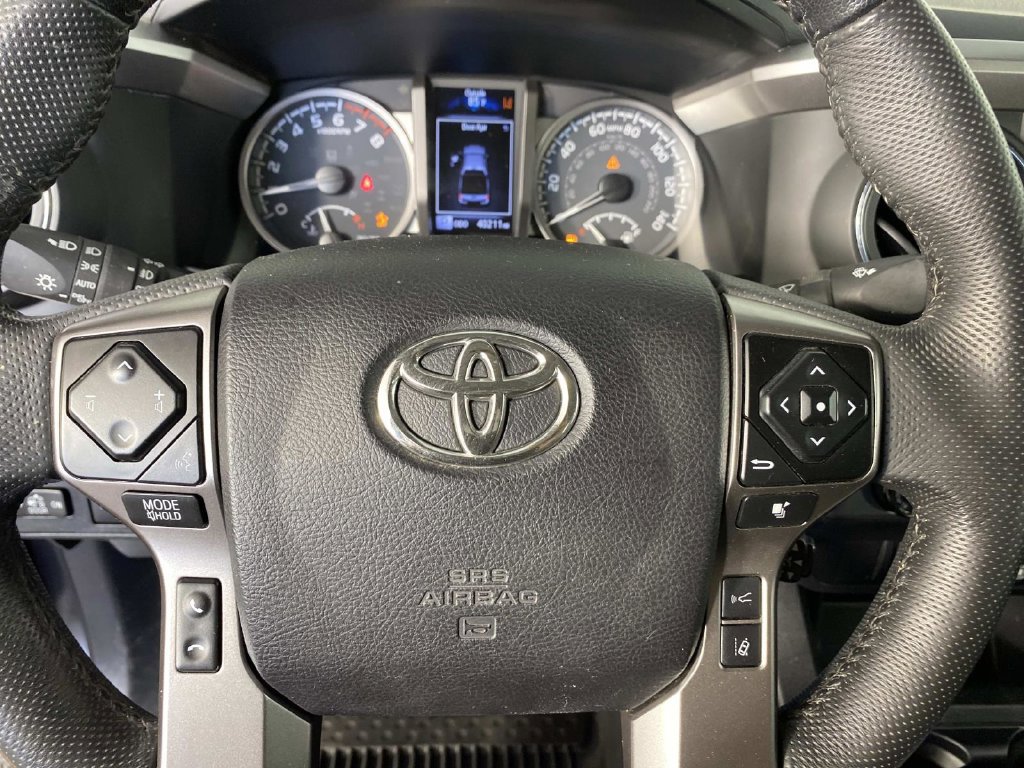 Used 2022 Toyota Tacoma SR5 AWD/4WD image 14