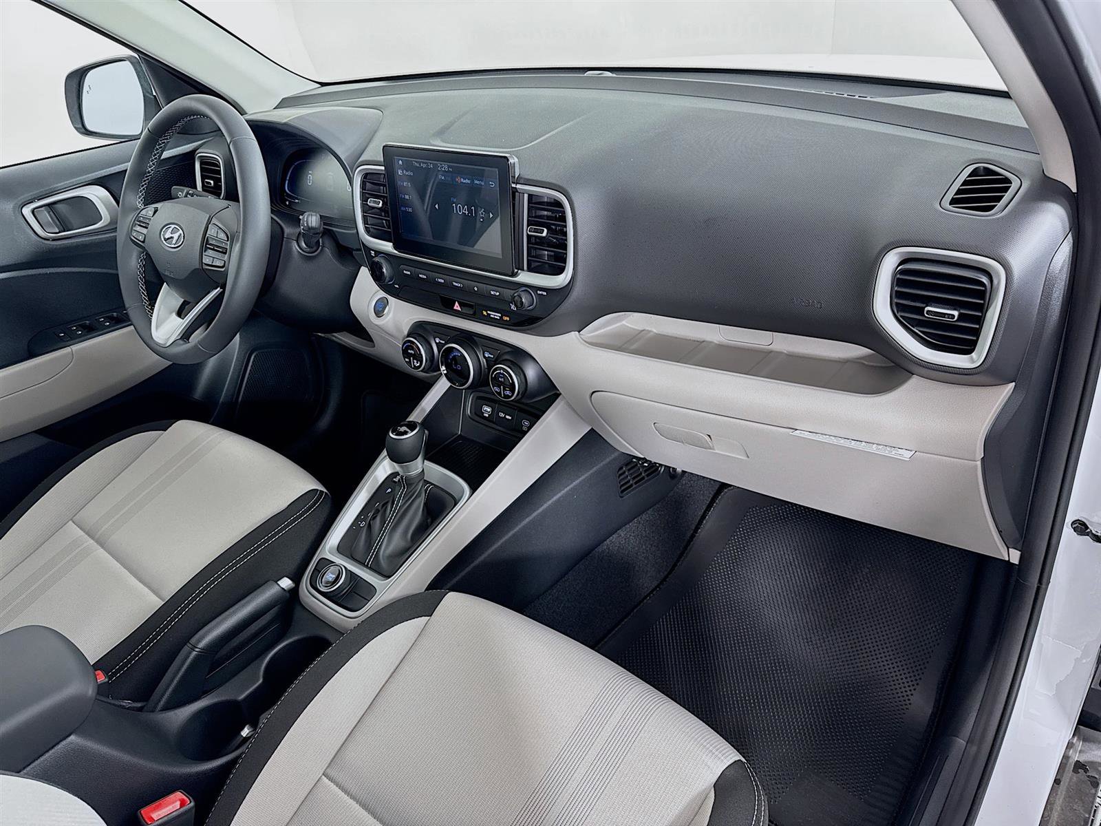 New 2025 Hyundai Venue SEL image 27