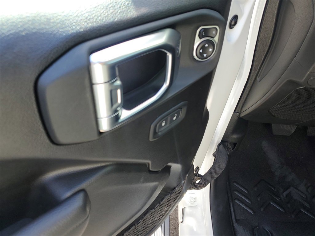 Used 2025 Jeep Wrangler Sport S image 17