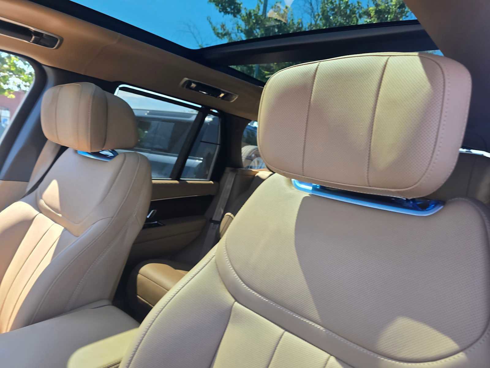 New 2025 Land Rover Range Rover Autobiography image 26