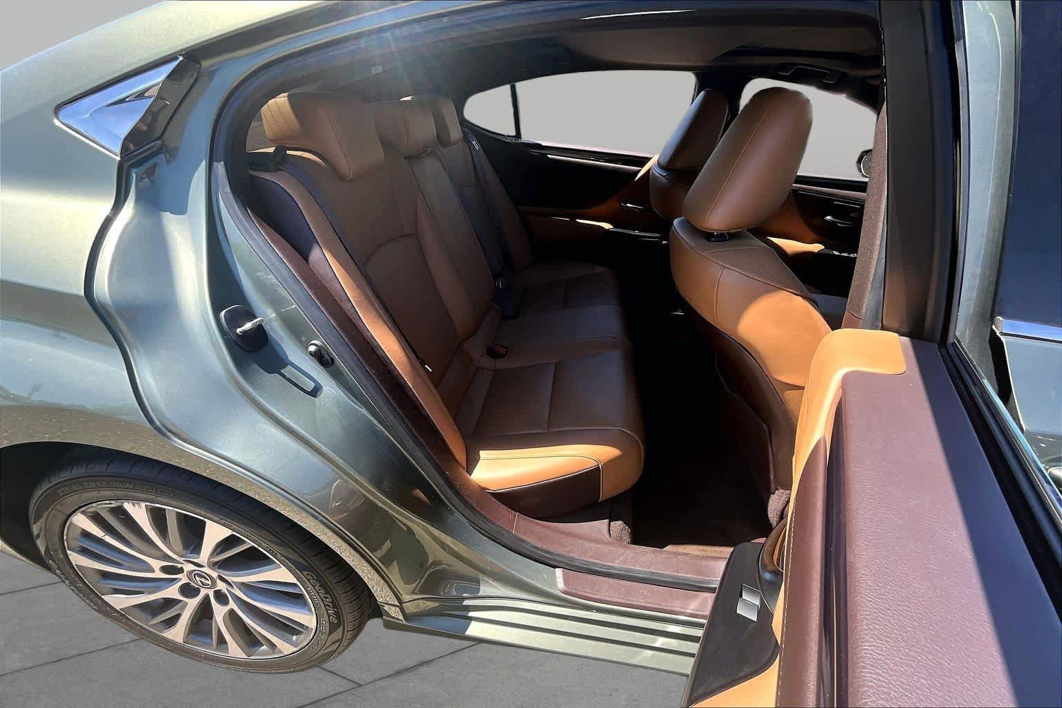 Used 2020 Lexus ES 350 w/ Premium Package FWD image 19