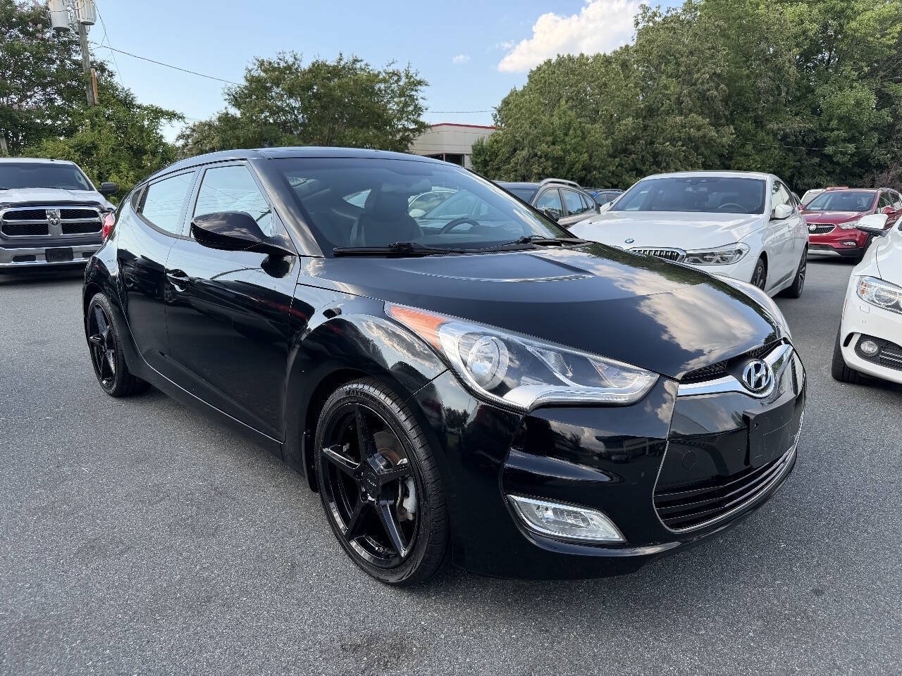 Used 2016 Hyundai Veloster w/ Option Group 02 FWD image 3