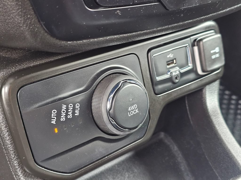 Used 2022 Jeep Renegade Sport w/ Sport Appearance Group AWD/4WD image 34