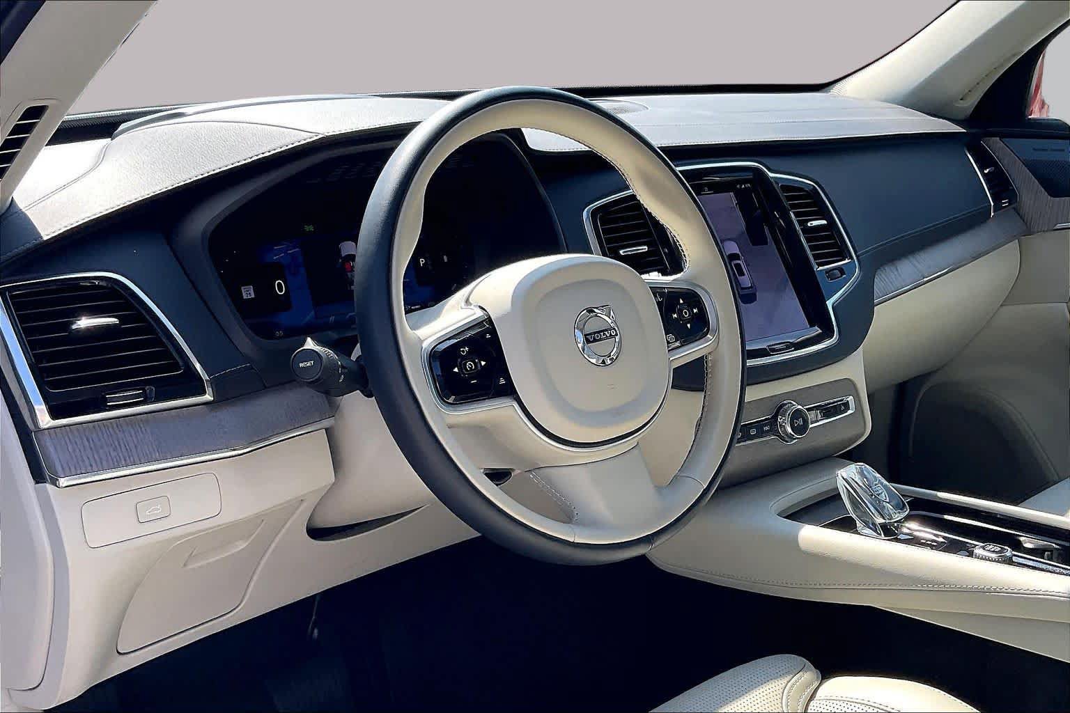 Used 2023 Volvo XC90 B6 Ultimate AWD/4WD image 17