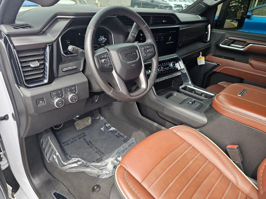 Used 2024 GMC Sierra 3500 Denali Ultimate AWD/4WD image 15