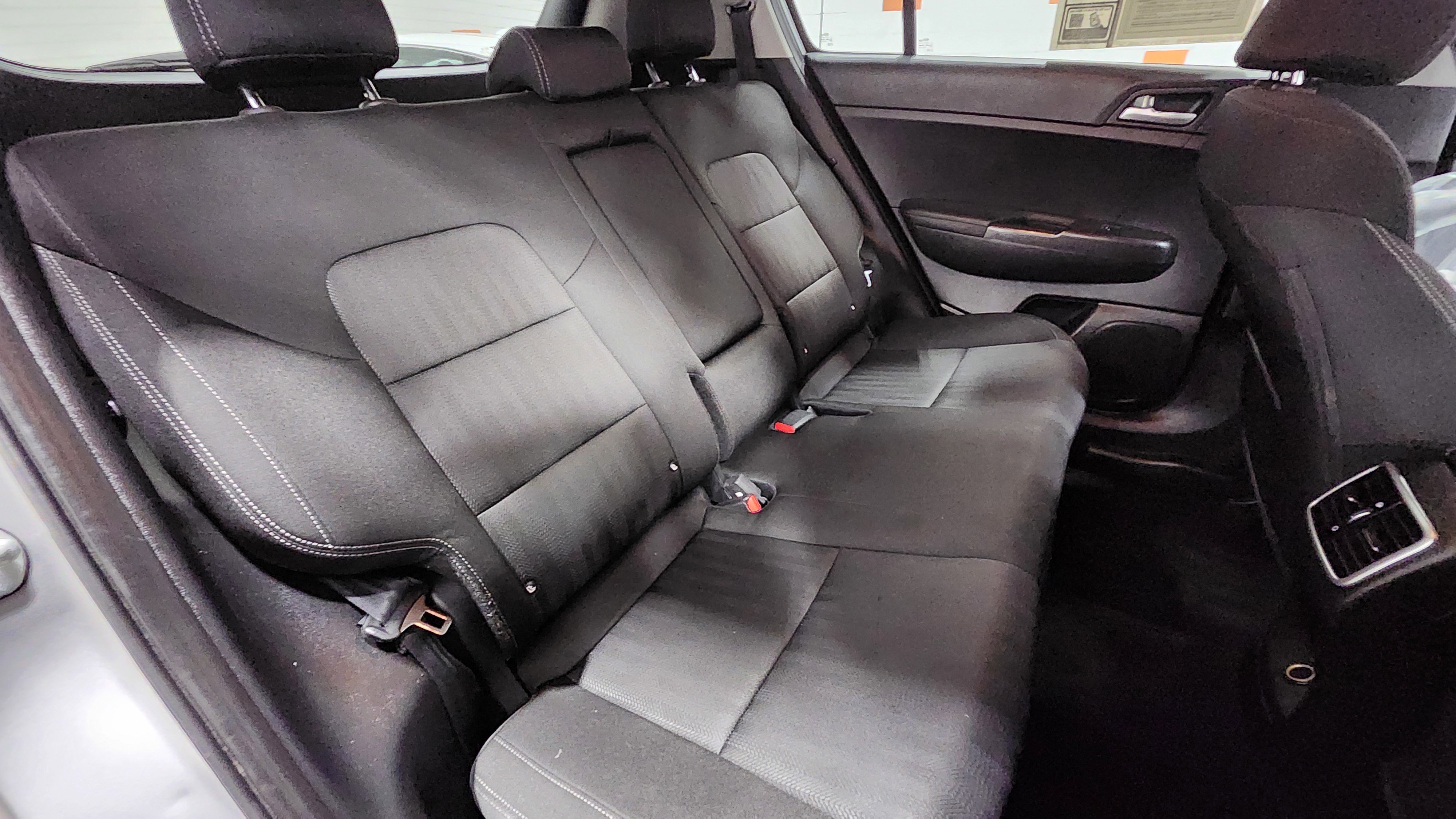 Used 2022 Kia Sportage LX image 19