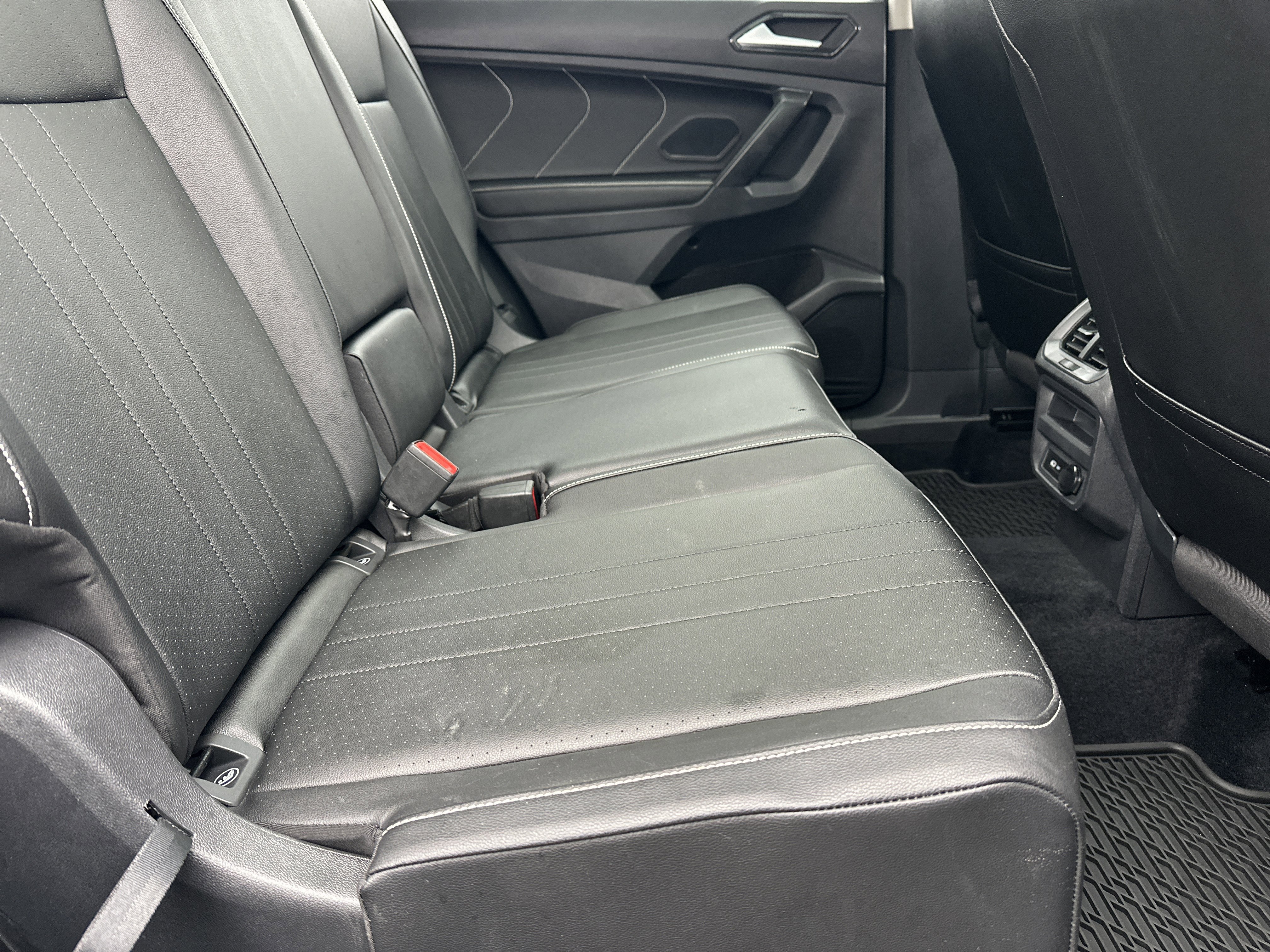 Used 2022 Volkswagen Tiguan SE image 16