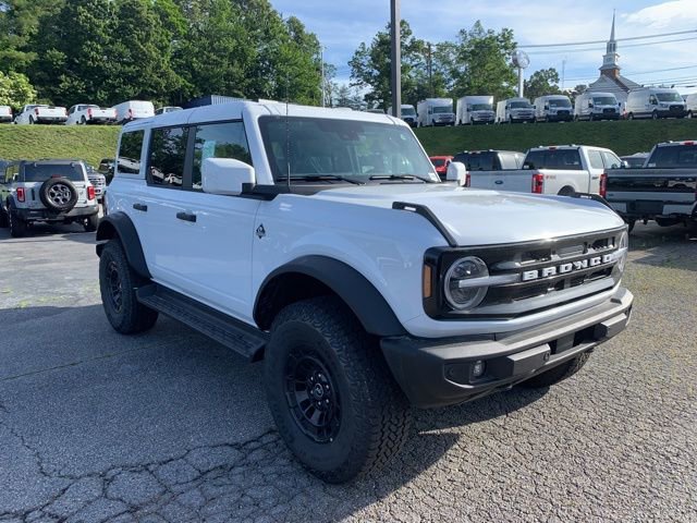 New 2026 Ford Bronco Outer Banks w/ Sasquatch Package AWD/4WD image 2