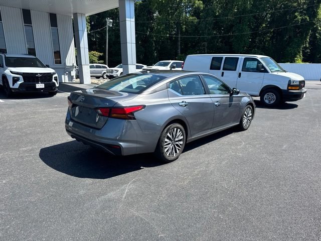 Used 2024 Nissan Altima 2.5 SV FWD image 18