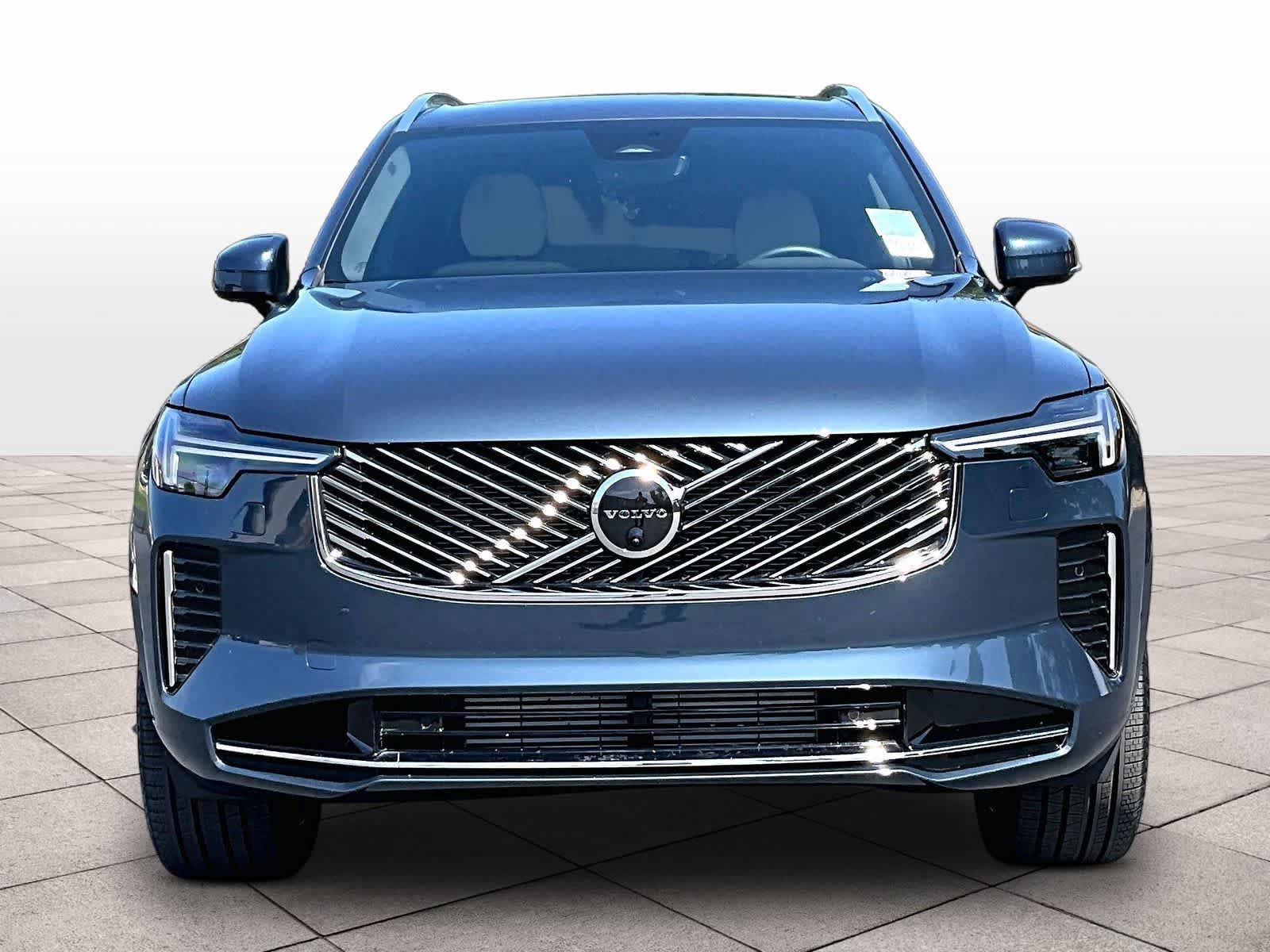 Used 2026 Volvo XC90 T8 Plus w/ Protection Package Premier AWD/4WD image 3