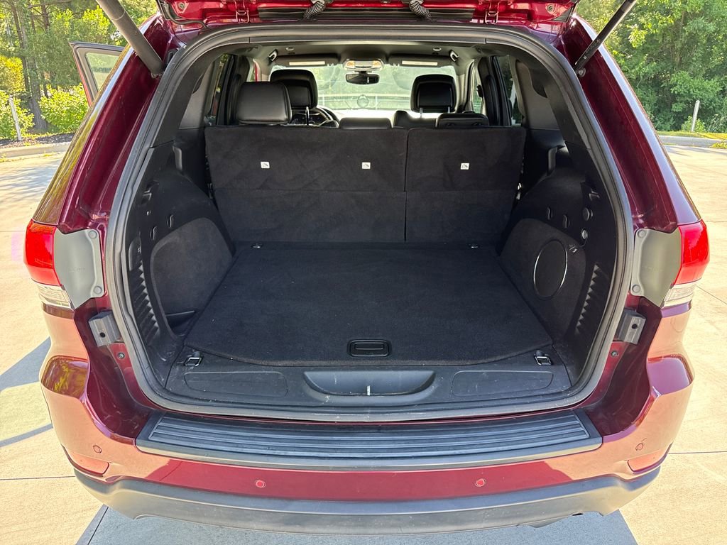 Used 2019 Jeep Grand Cherokee Laredo w/ Laredo X Package RWD image 31