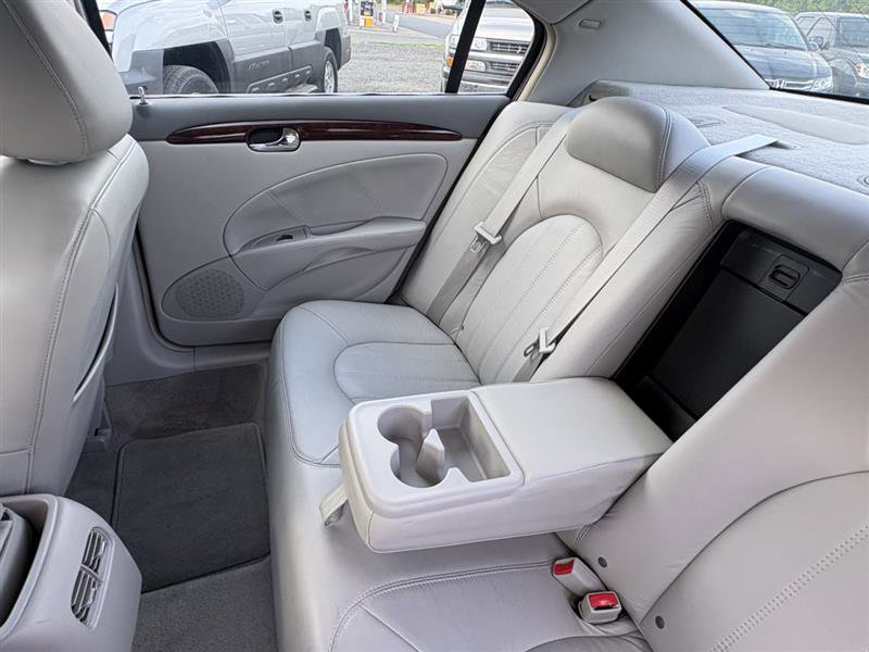 Used 2011 Buick Lucerne CXL FWD image 12