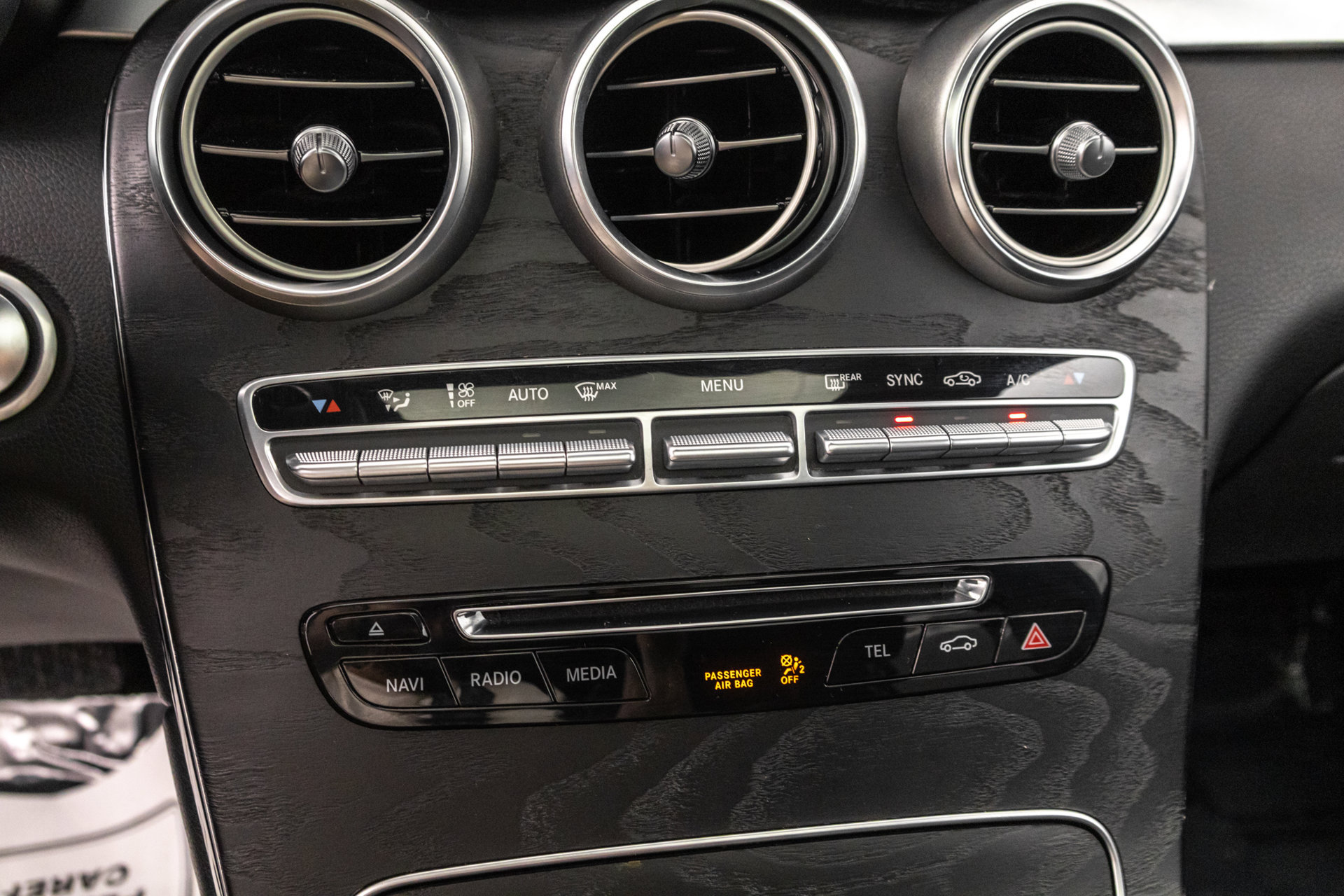Used 2017 Mercedes-Benz GLC 300 4MATIC image 24