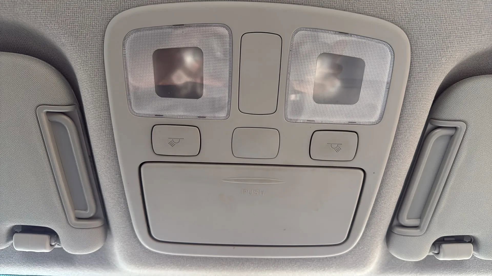 Used 2010 Hyundai Accent GLS w/ Premium Pkg 4 image 21