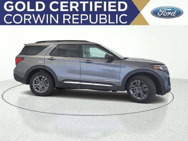 Used 2025 Ford Explorer Active w/ Active Comfort Package AWD/4WD image 8