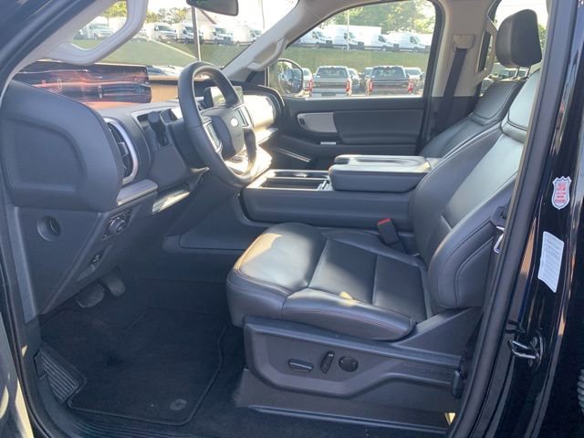 Used 2025 Ford Expedition Max Active AWD/4WD image 25