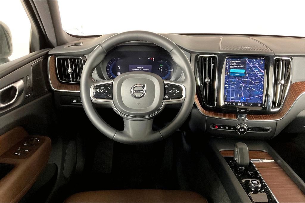 Used 2024 Volvo XC60 T8 Plus w/ Protection Package Premier image 4