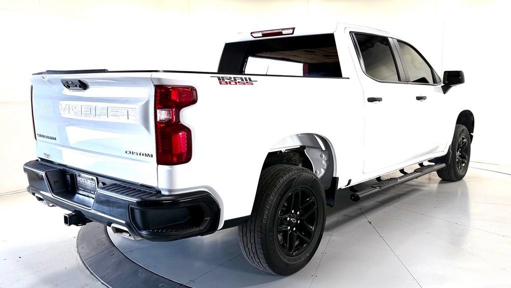 Used 2025 Chevrolet Silverado 1500 Custom Trail Boss AWD/4WD image 4