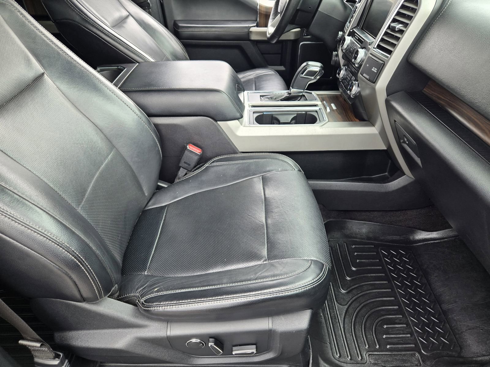 Used 2016 Ford F150 Lariat w/ Equipment Group 502A Luxury AWD/4WD image 13
