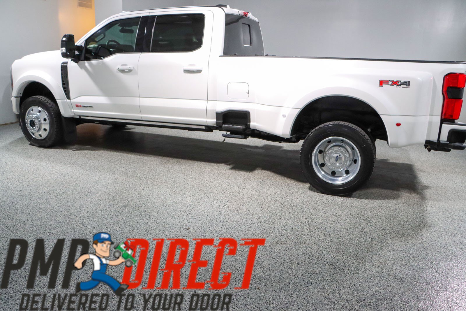 Used 2025 Ford F450 Platinum w/ FX4 Off-Road Package AWD/4WD image 10