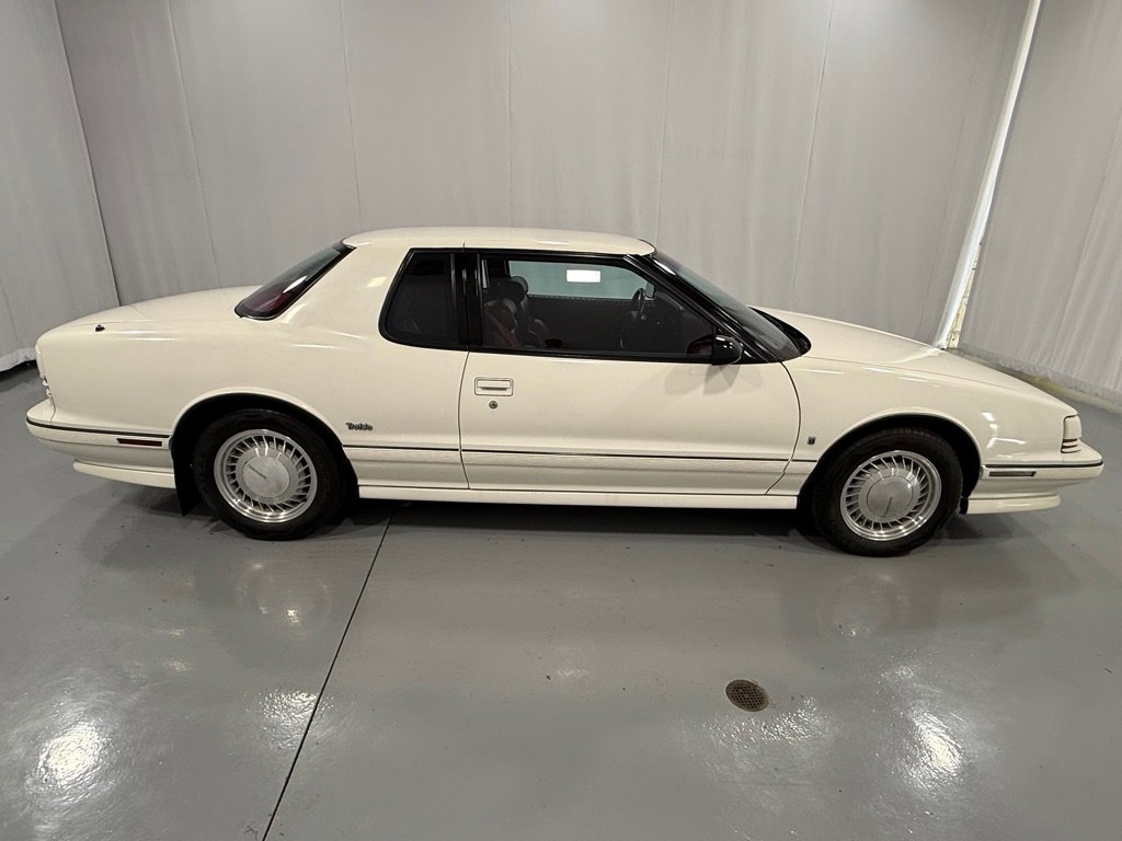 Used 1990 Oldsmobile Toronado Trofeo image 4