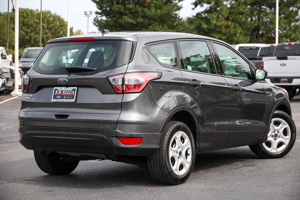 Used 2017 Ford Escape SE w/ SE Sport Appearance Package FWD image 18