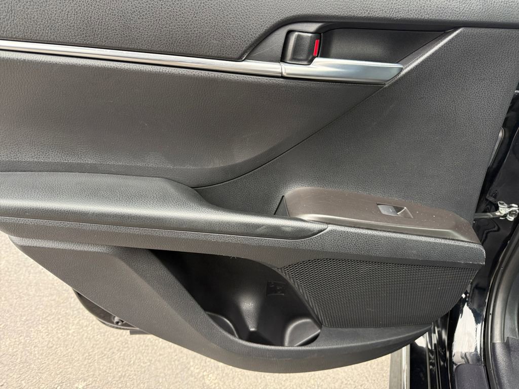 Used 2024 Toyota Camry SE image 24