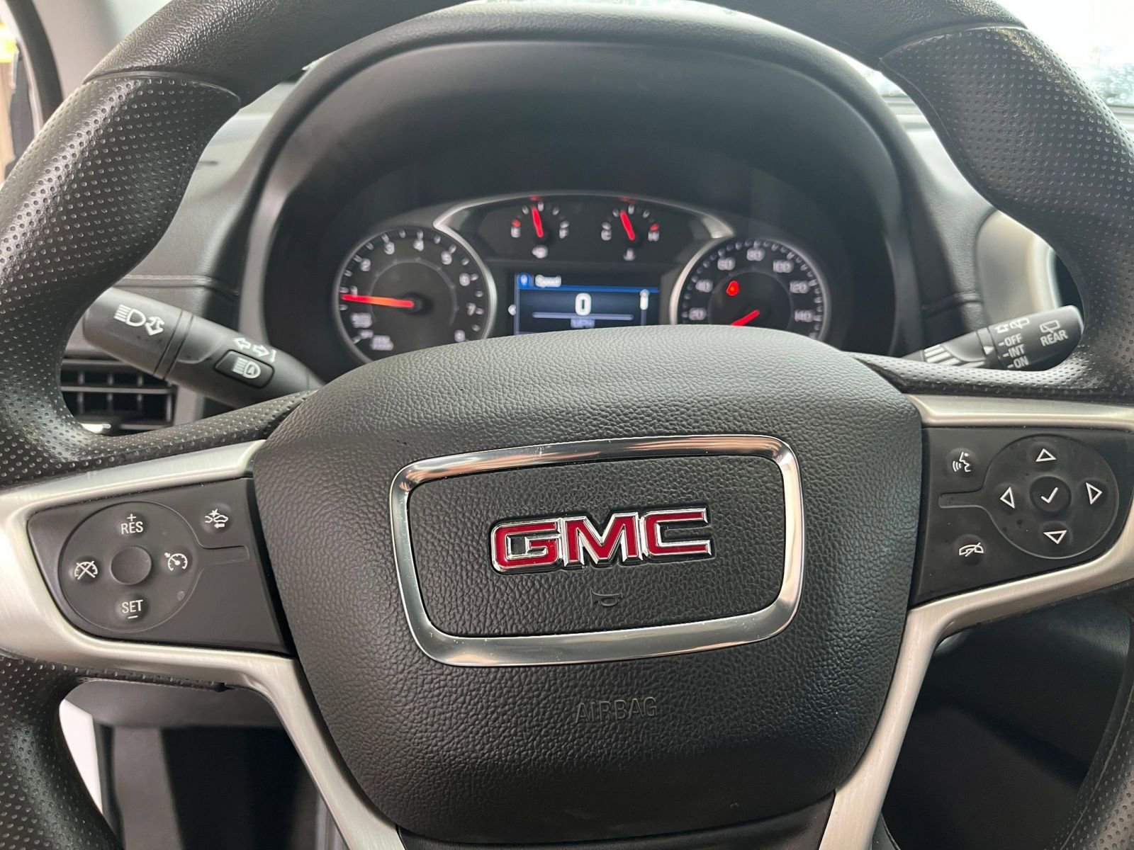 Used 2024 GMC Terrain SLE image 27