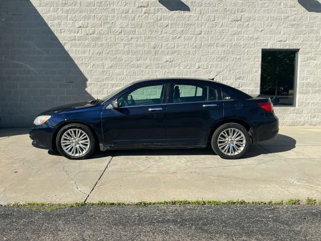 Used 2011 Chrysler 200 Limited FWD image 11