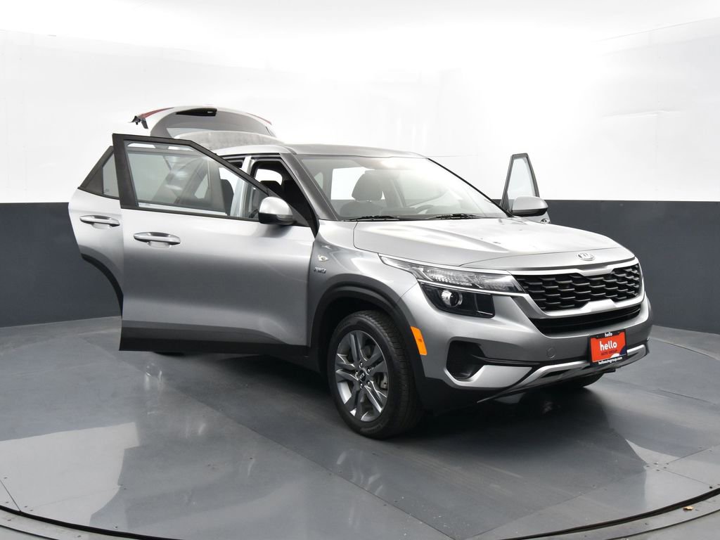 Used 2021 Kia Seltos LX image 37