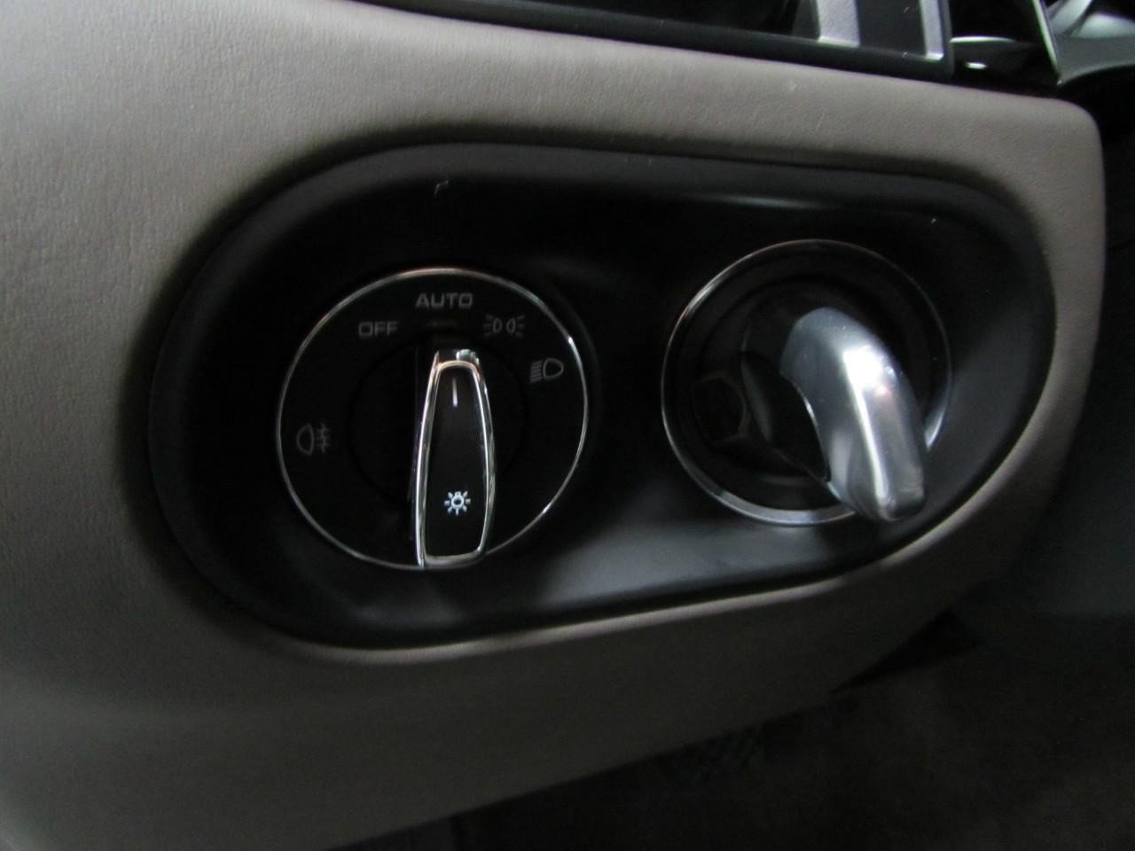 Used 2021 Porsche Macan S AWD/4WD image 23