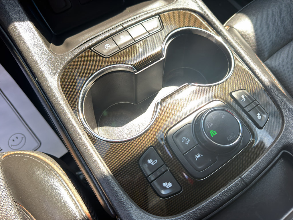 Used 2022 GMC Acadia AT4 AWD/4WD image 19