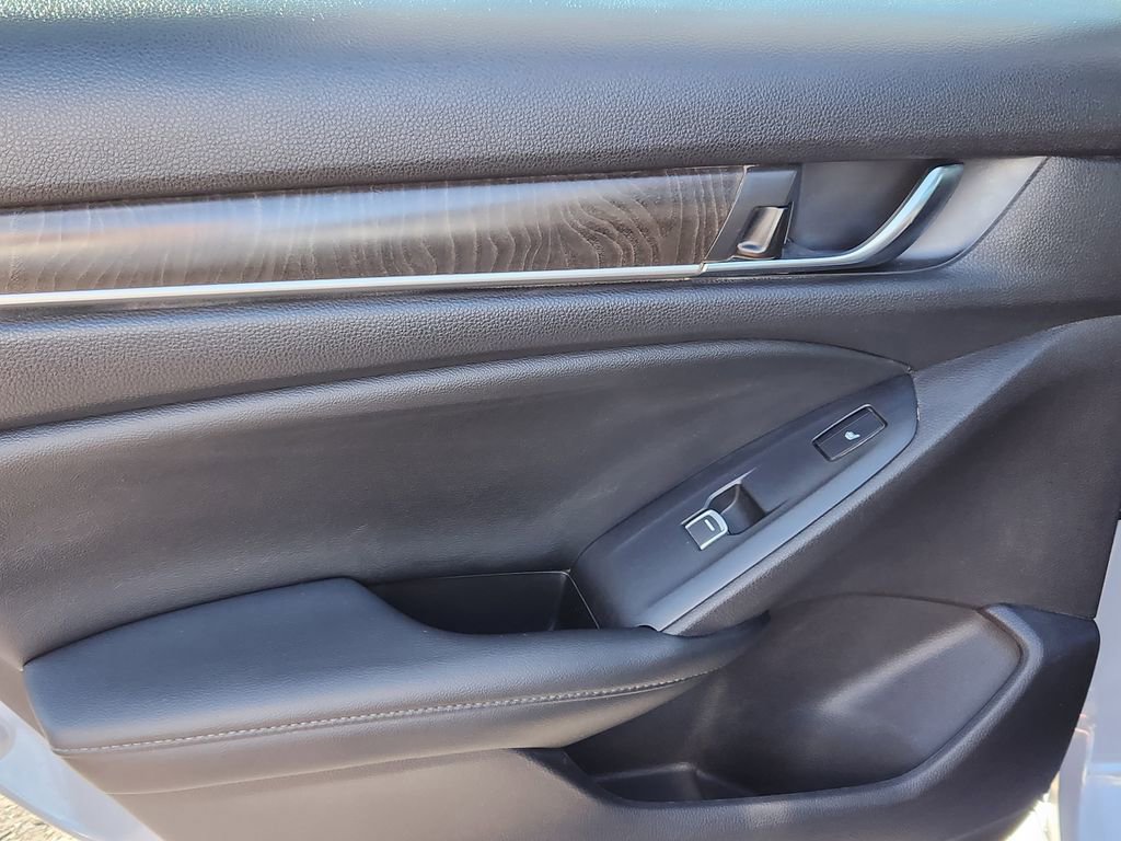 Used 2021 Honda Accord Touring image 12