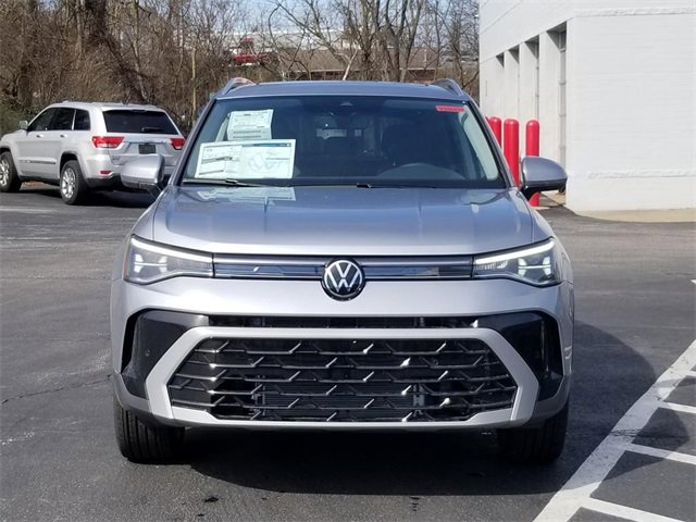 New 2025 Volkswagen Taos SEL image 5