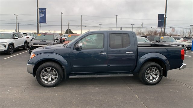 Used 2019 Nissan Frontier SL image 2