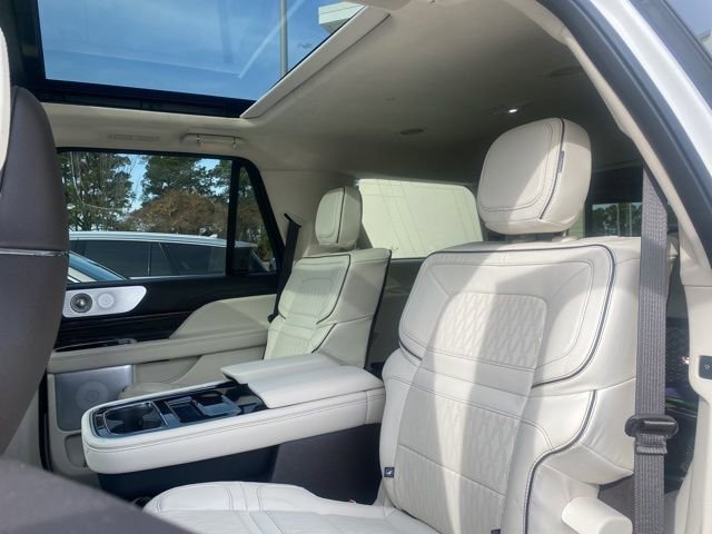 Used 2024 Lincoln Navigator Black Label image 14