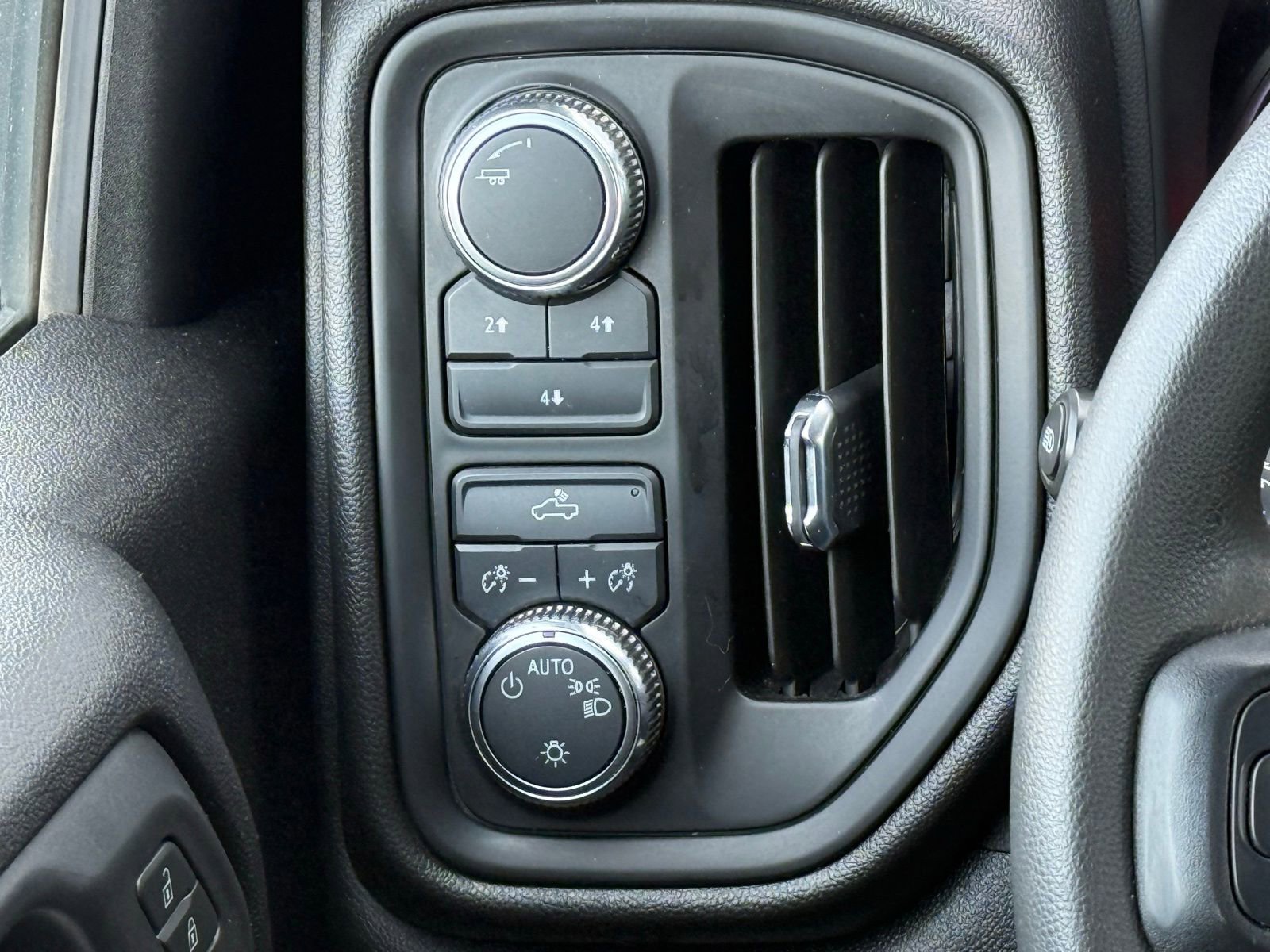 Used 2024 GMC Sierra 2500 Pro w/ Convenience Package image 30