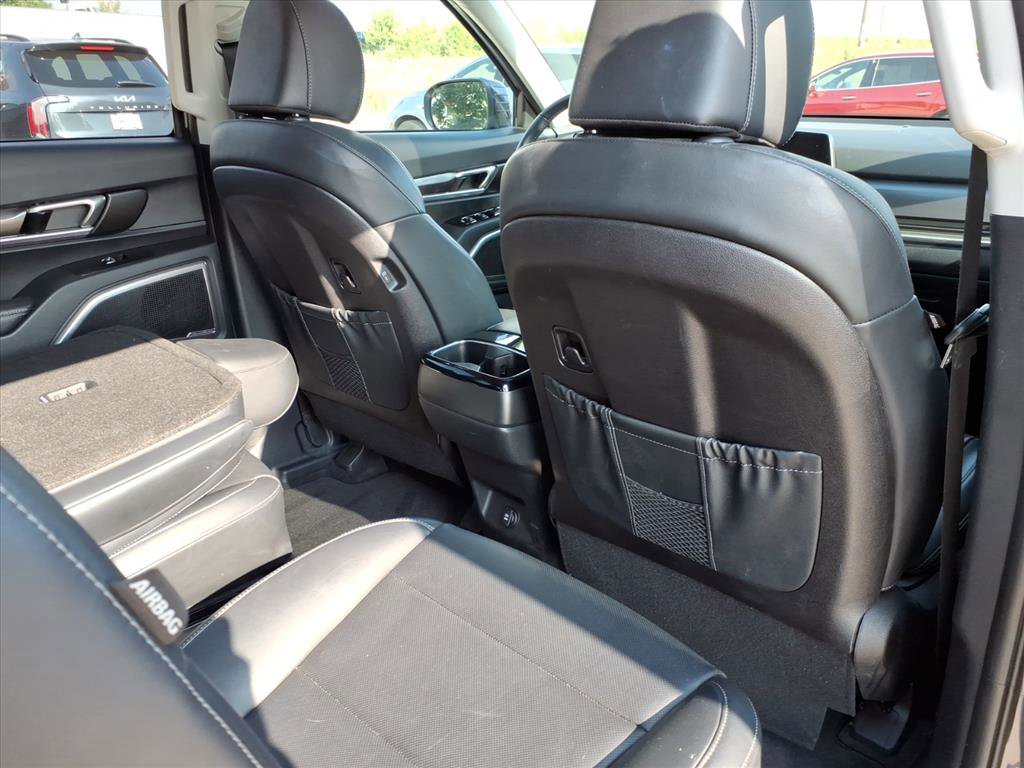 Used 2025 Kia Telluride S image 16