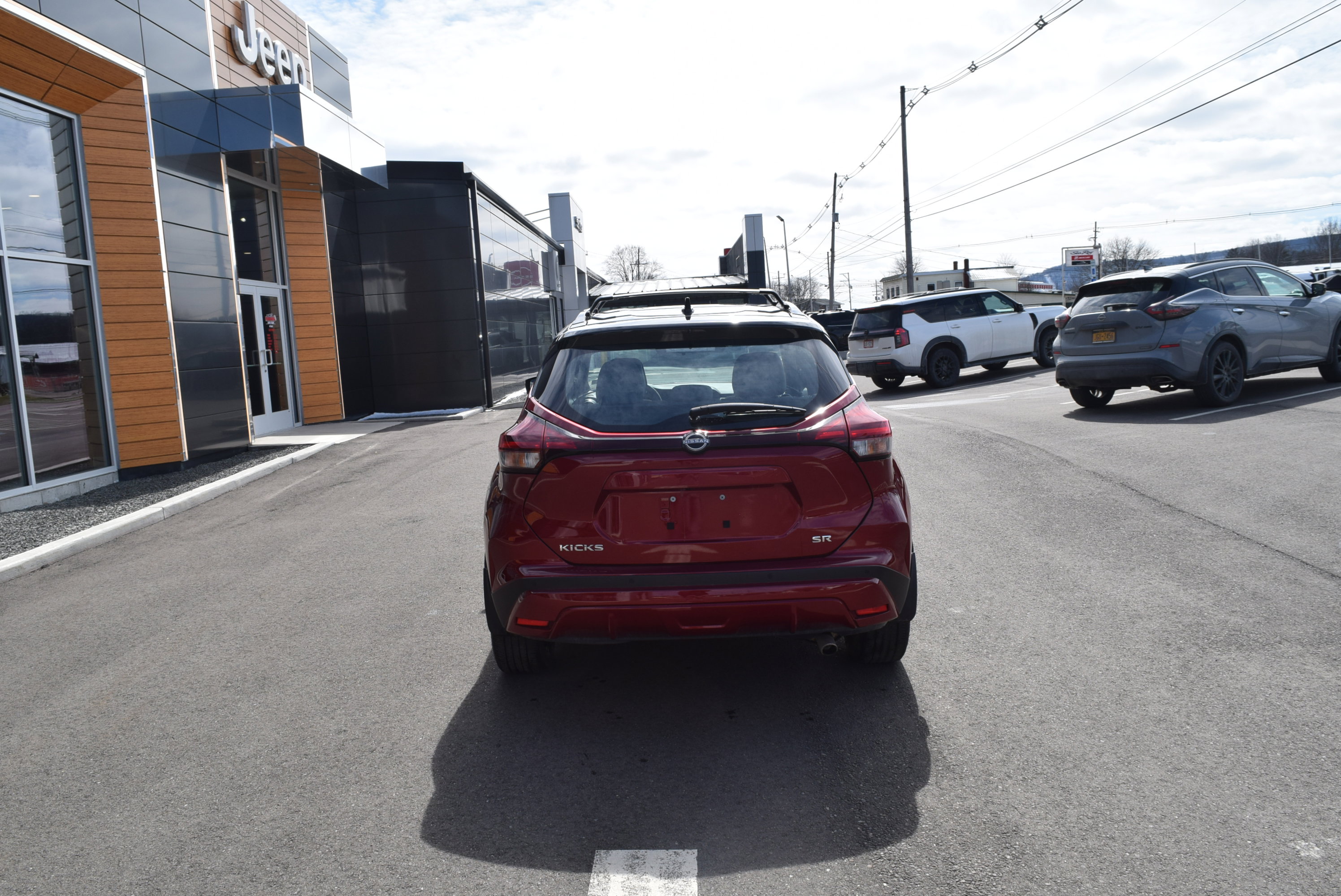 Used 2023 Nissan Kicks SR w/ SR Premium Package image 3