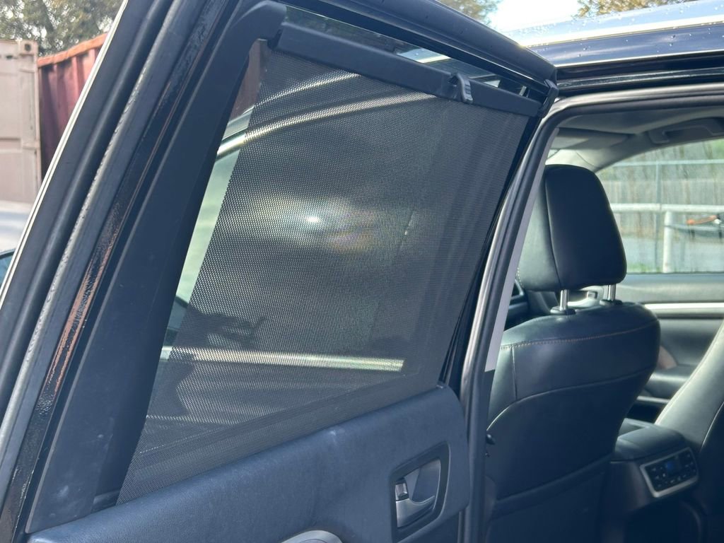 Used 2019 Toyota Highlander Limited Platinum AWD/4WD image 19