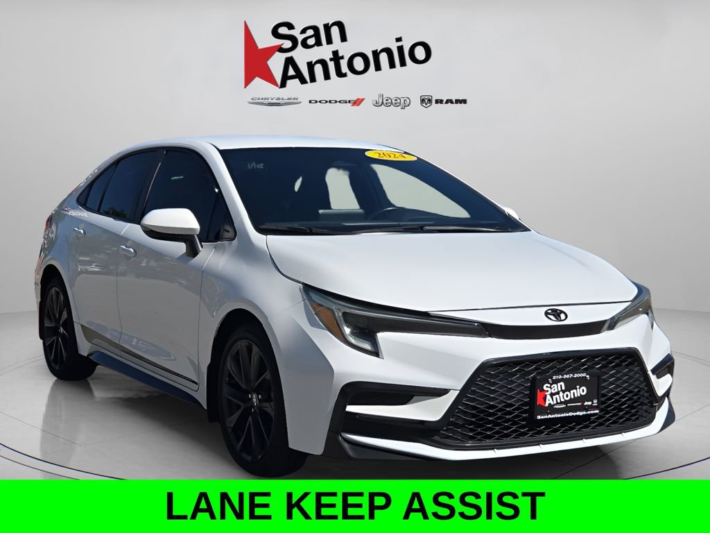 Used 2024 Toyota Corolla SE FWD image 2