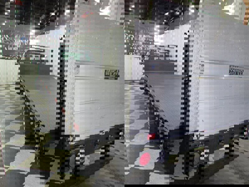 Used 2016 Ford F550 2WD Regular Cab Super Duty image 7