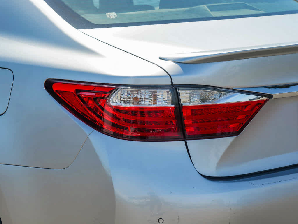 Used 2015 Lexus ES 350 w/ Premium Package FWD image 7