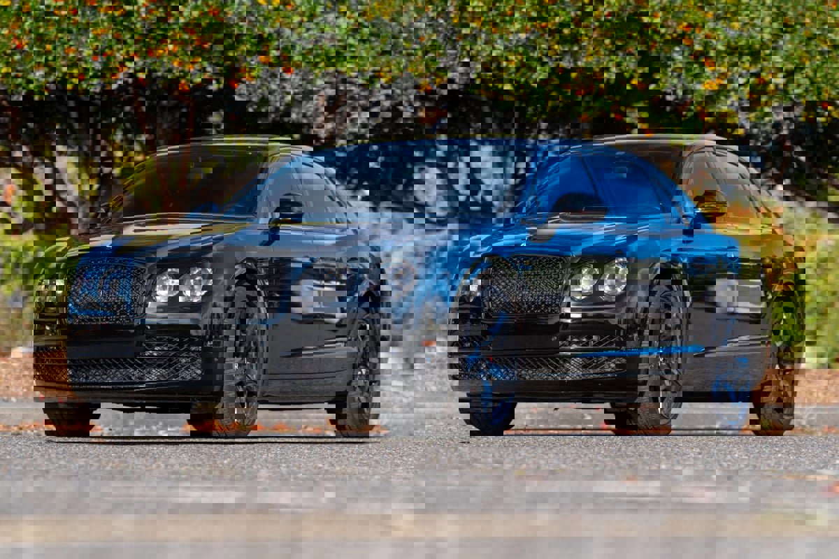 Used 2015 Bentley Flying Spur V8 image 18