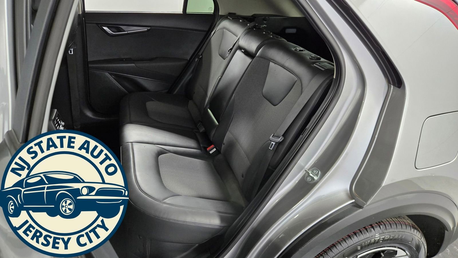 Used 2023 Kia Niro EX FWD image 23