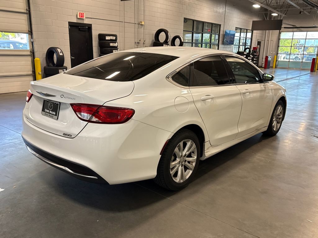 Used 2015 Chrysler 200 Limited w/ Convenience Group FWD image 4