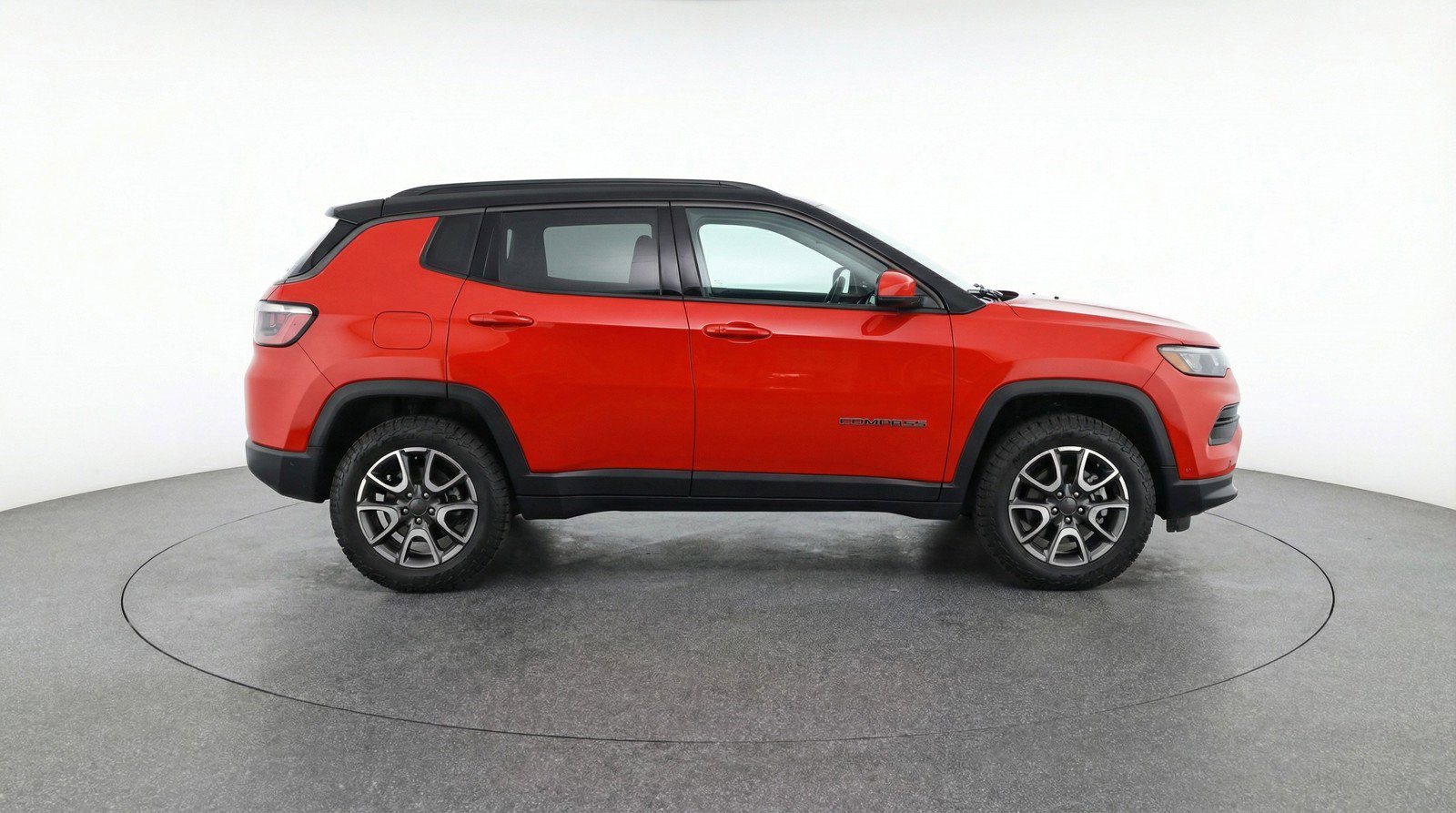 Used 2025 Jeep Compass Trailhawk AWD/4WD image 11