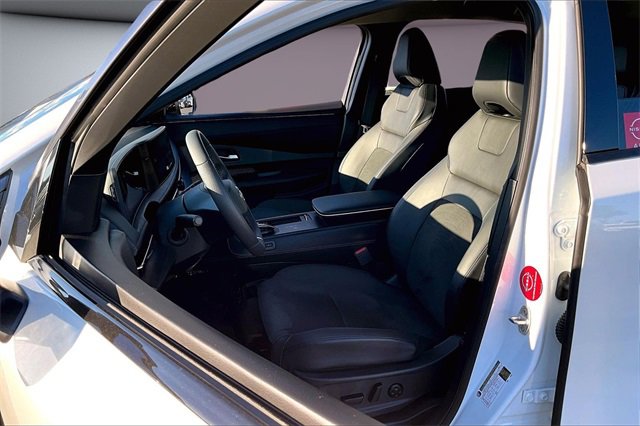 Certified 2025 Nissan Ariya AWD image 21